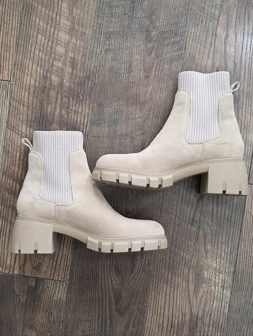 Steve Madden Halona Chelsea Sock Boot Beige Chunky Sole Size 9